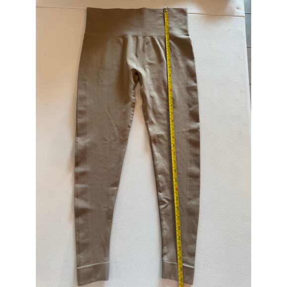 Set Active Beige/Tan Sculptflex Leggings Sz Medium Seamless Ribbed Sides - Picture 5 of 6
